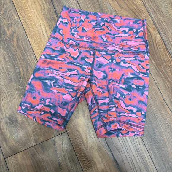 Lululemon Wunder Train High-Rise Short 6" size 4 - Picture 7 of 7